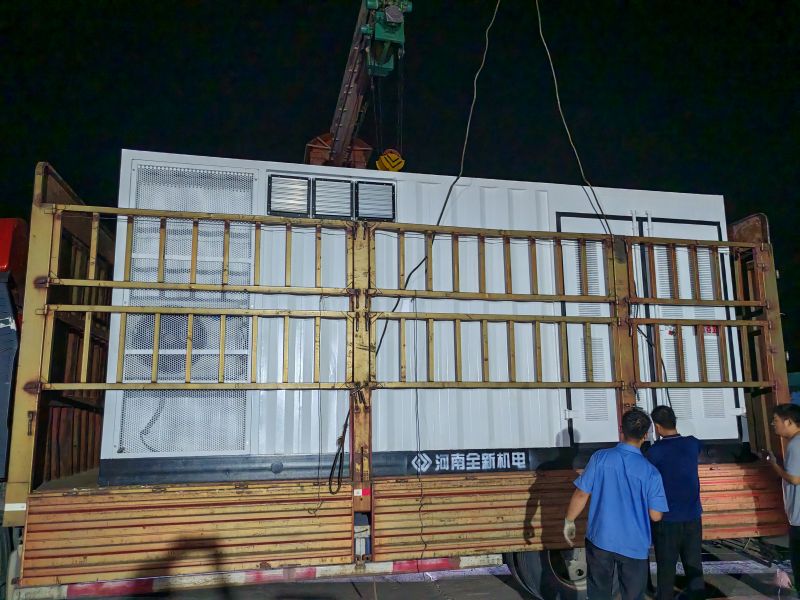 大晚上加班給客戶（hù）發（fā）一台1600kva箱變