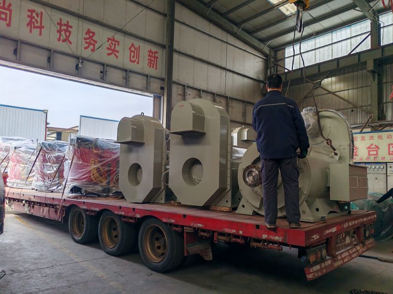 鑽井隊幹式變壓器和（hé）正壓防爆電（diàn）機發貨